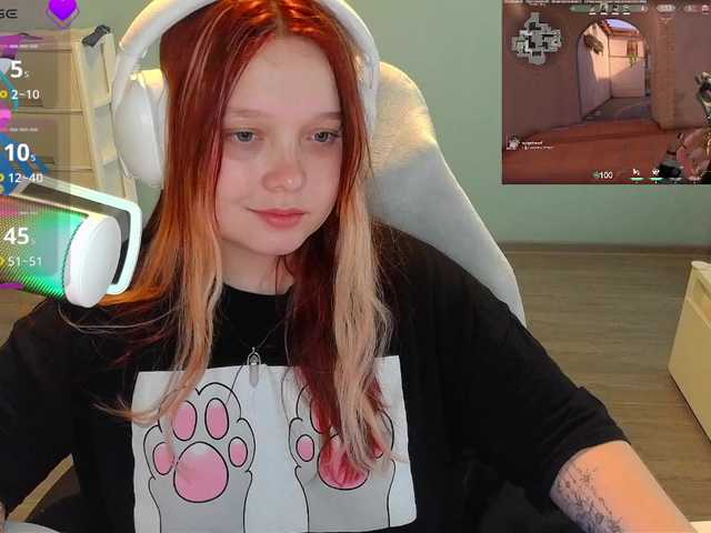 Oddajajo posnetke zaslona AlinaAdams