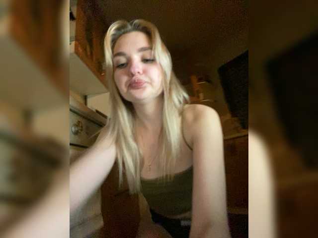 Oddajajo posnetke zaslona Alisabn