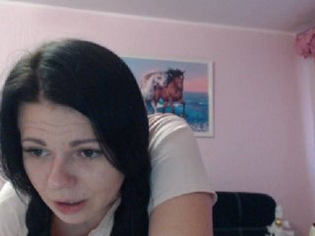 Oddajajo posnetke zaslona AlisaStrawbe