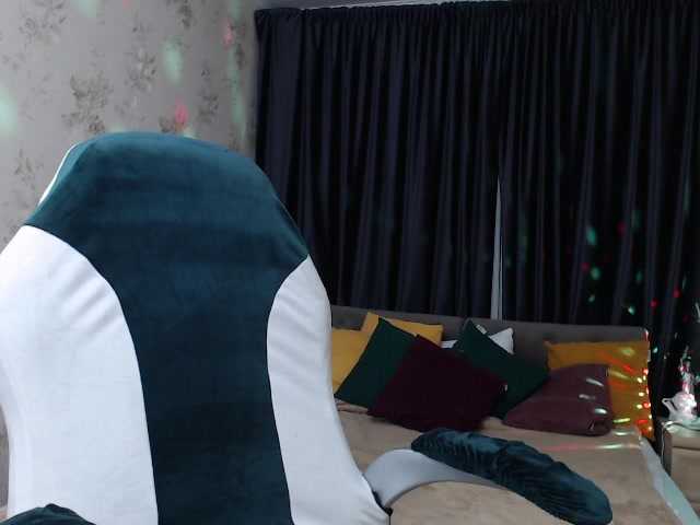 Oddajajo posnetke zaslona Alisawoods