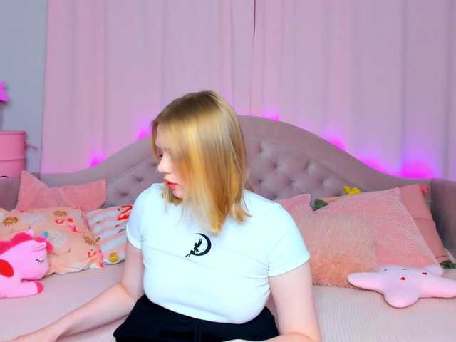 Oddajajo posnetke zaslona AliseCastles