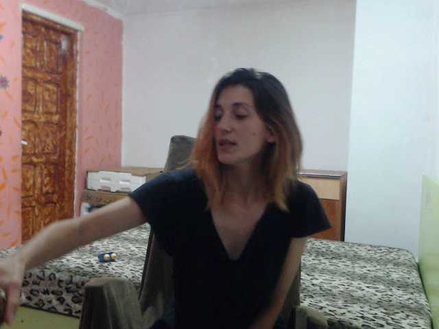 Oddajajo posnetke zaslona alishallovexx