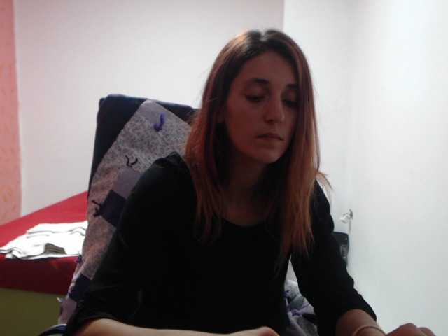 Oddajajo posnetke zaslona alishallovexx