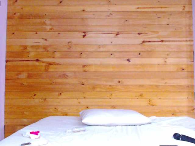 Oddajajo posnetke zaslona AlissonStone