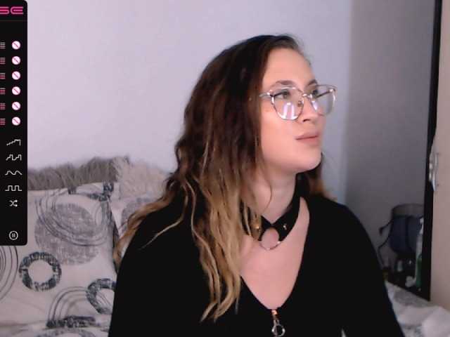 Oddajajo posnetke zaslona AlissonWavee