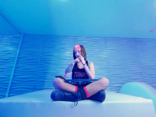 Oddajajo posnetke zaslona AlliceBlue