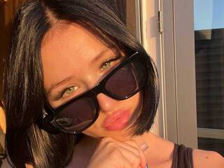 Erotični video klepet Ally-nin