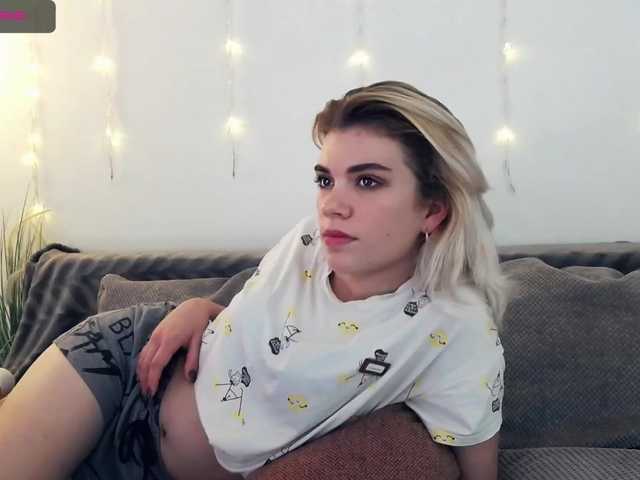 Oddajajo posnetke zaslona Alyssa-Moore