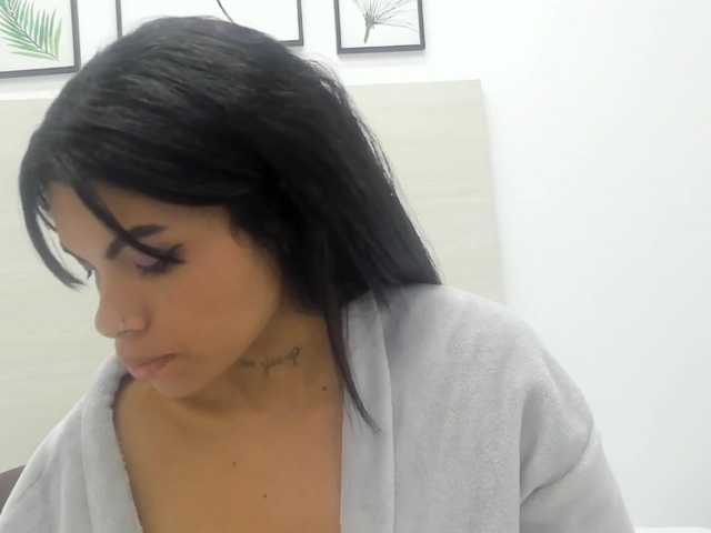 Oddajajo posnetke zaslona AmaiaLee