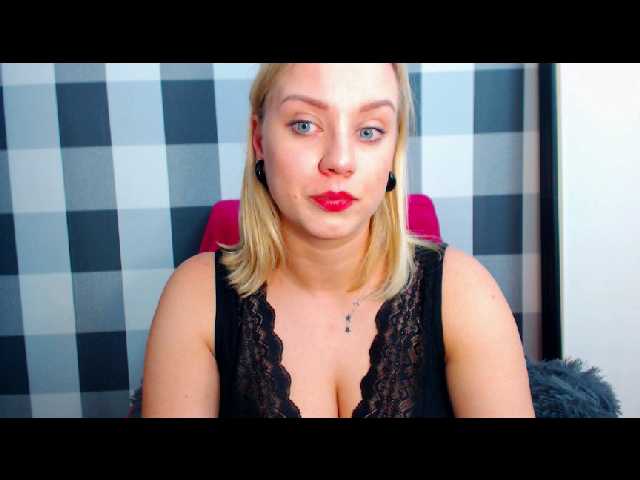 Oddajajo posnetke zaslona AmelieCute