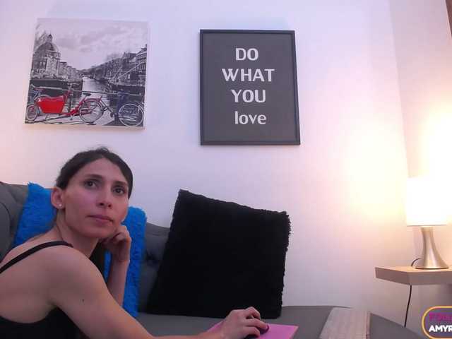 Oddajajo posnetke zaslona amy-roller