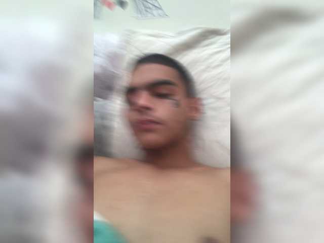 Oddajajo posnetke zaslona Amysexyjonsxx