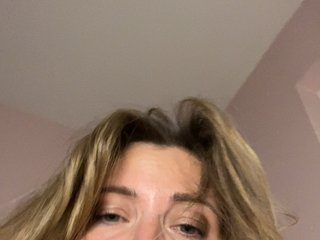 Erotični video klepet WhereisAlice