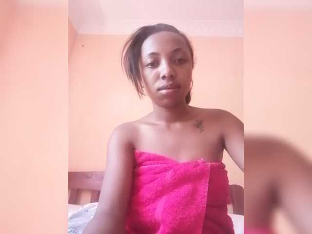 Oddajajo posnetke zaslona Andhy-1