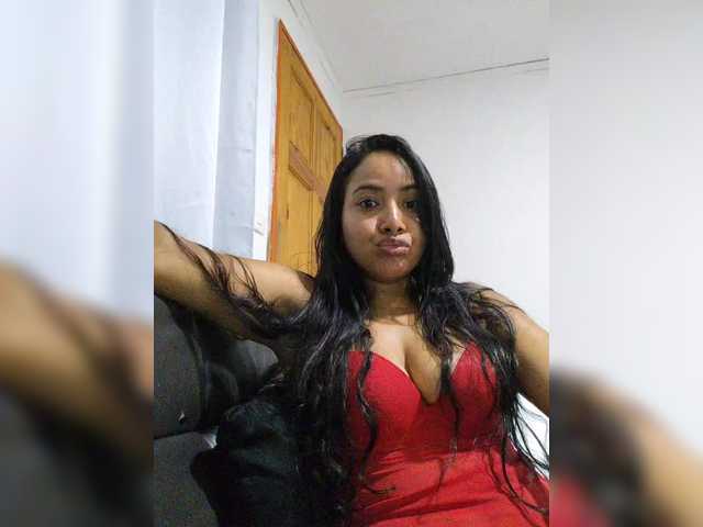 Oddajajo posnetke zaslona andrea25ass
