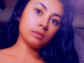 Erotični video klepet AndreaSerna