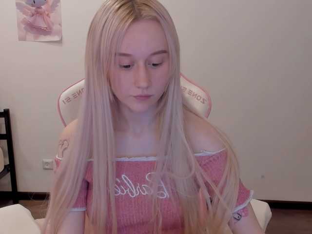 Oddajajo posnetke zaslona AngelicBaby