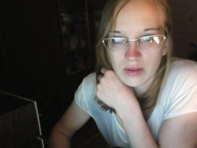 Oddajajo posnetke zaslona Angelpussy1