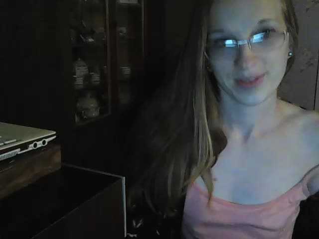 Oddajajo posnetke zaslona Angelpussy1