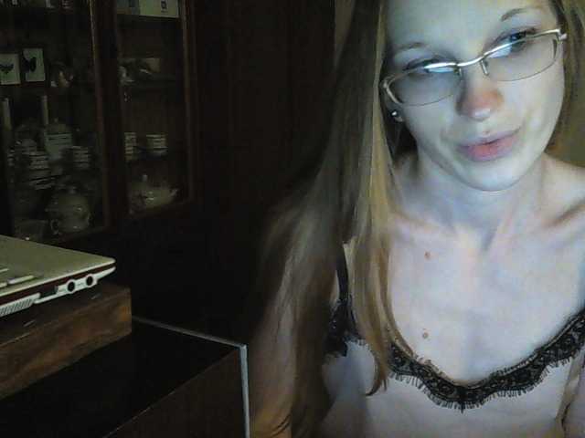 Oddajajo posnetke zaslona Angelpussy1