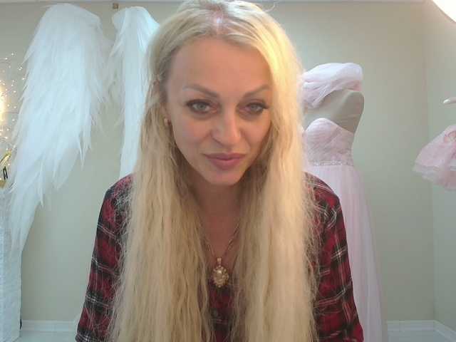 Oddajajo posnetke zaslona AngelX40