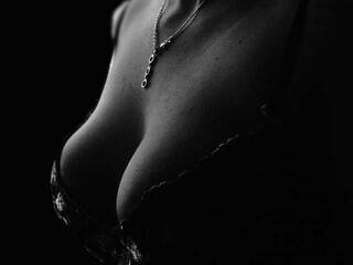 Erotični video klepet Angelyn-honey