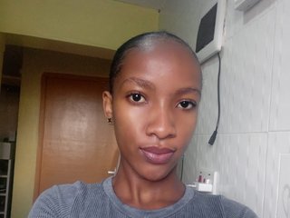 Erotični video klepet Angydoll