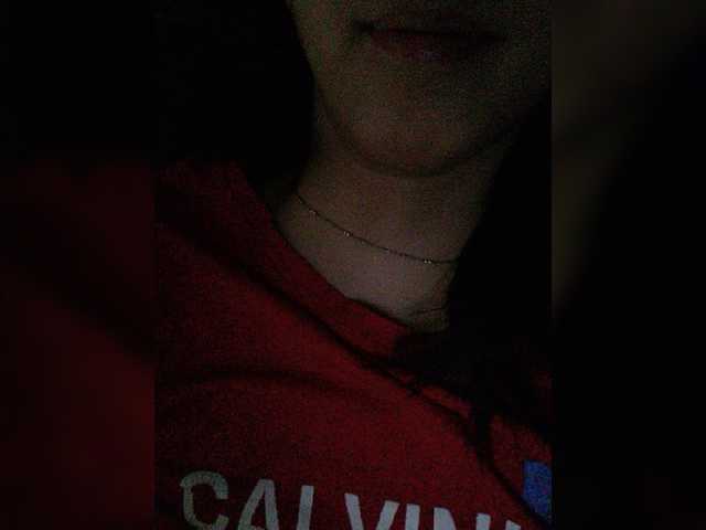 Oddajajo posnetke zaslona Your_Love