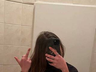 Erotični video klepet anirie_findom