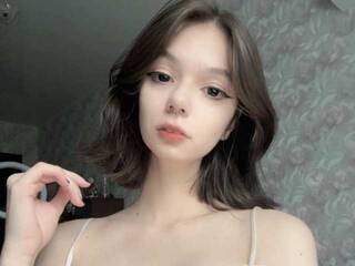 Erotični video klepet QueenOfDarkLove