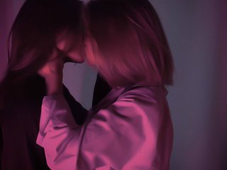 Erotični video klepet AnmiXHot