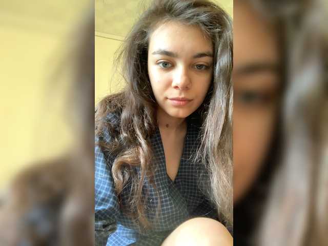 Oddajajo posnetke zaslona AnnaCow13