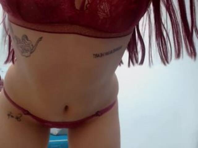 Oddajajo posnetke zaslona AnnieHunter