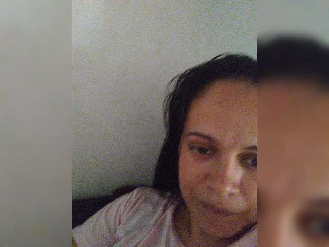Oddajajo posnetke zaslona Anny-dirty