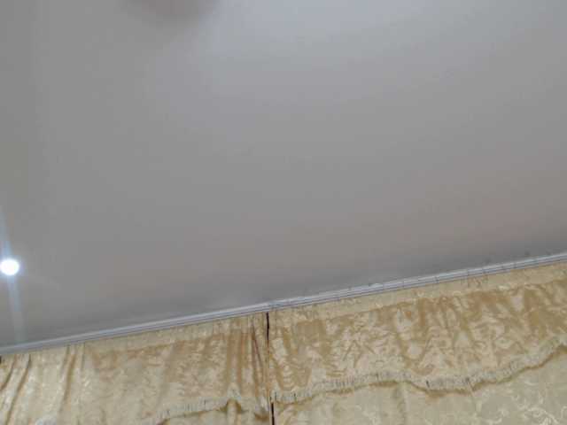 Oddajajo posnetke zaslona AnnyBotero