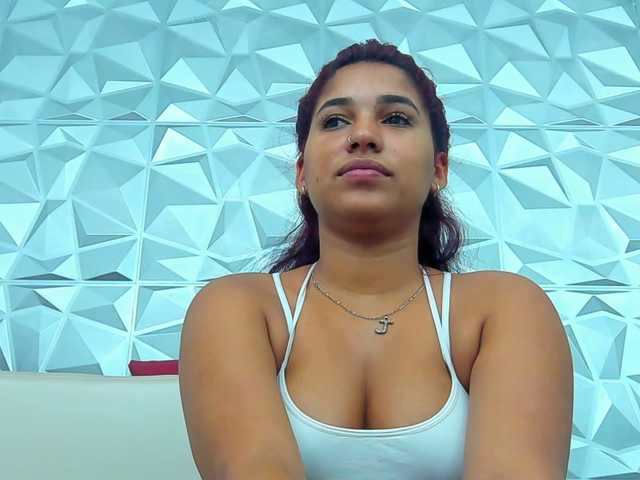 Fotografije AnnyeGrace Happy Tuesday Vibes, Tip im so excited for being here with all of you, please make sure to fllow me and tip em for any special request, Make me CUM at Goal #latina#taned#bigass