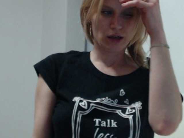 Oddajajo posnetke zaslona Annzhelika