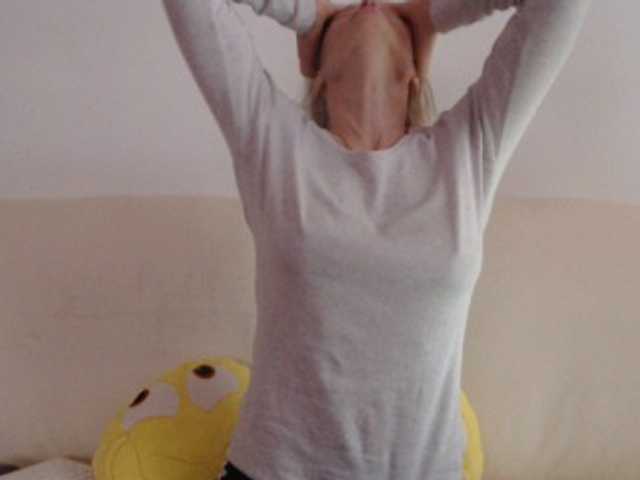 Oddajajo posnetke zaslona Annzhelika