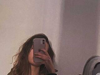 Erotični video klepet AriellaFerr00