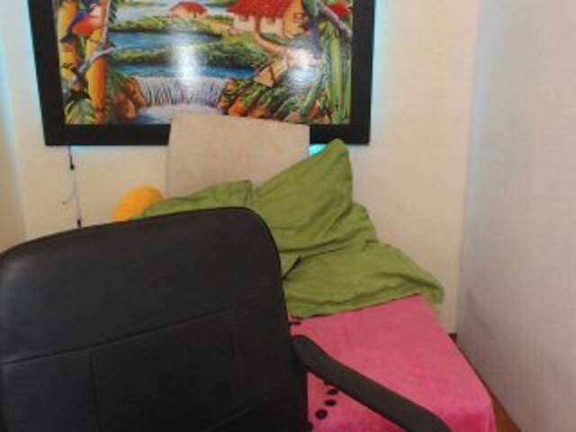 Oddajajo posnetke zaslona Arleth-Hot