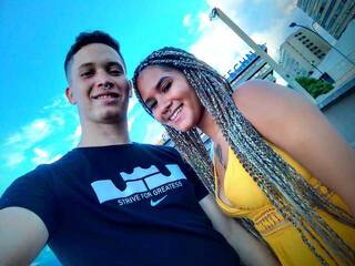 Erotični video klepet ArthurandAlix