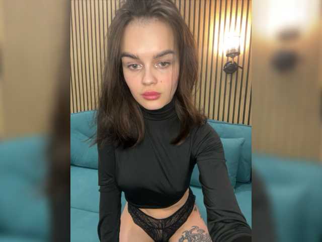 Oddajajo posnetke zaslona ArtModelka