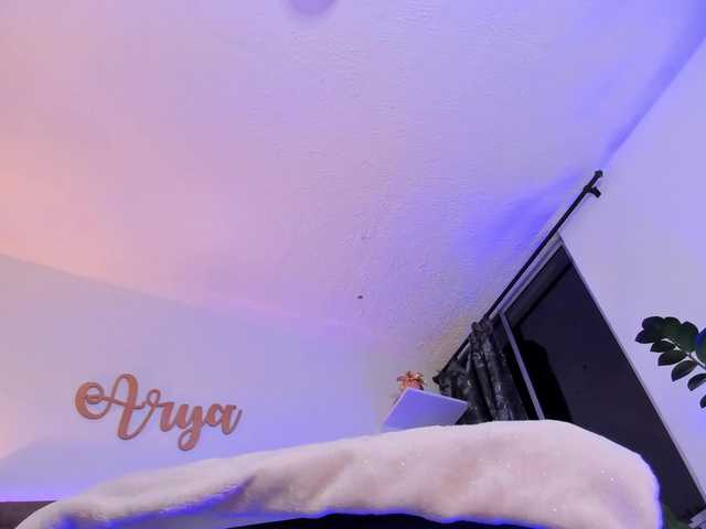 Oddajajo posnetke zaslona aryalee