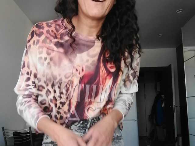 Oddajajo posnetke zaslona AshleyAsh