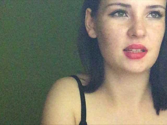 Oddajajo posnetke zaslona AshleyOhAqua