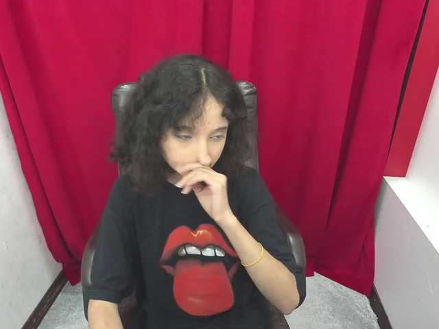 Oddajajo posnetke zaslona AshleyTaft