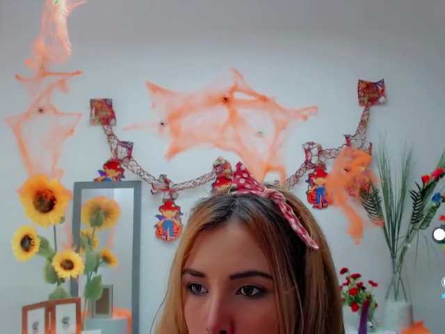 Fotografije Ashlie-- Welcome to my room // Happy Halloween // What do you expect to have fun with me? // Goal: AnalShow 857 //
