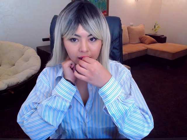 Oddajajo posnetke zaslona ExcessOfFeel