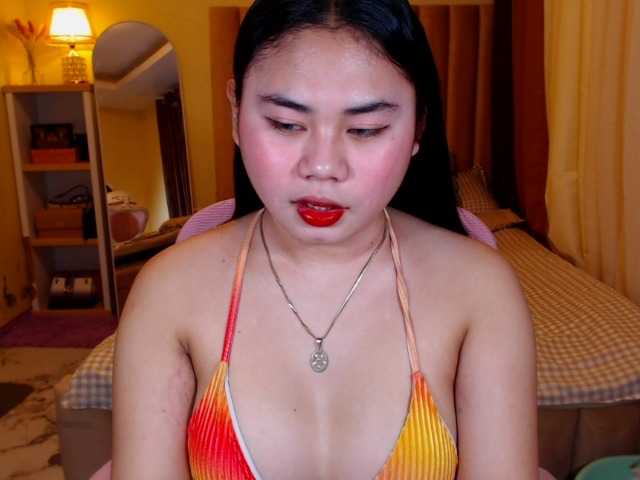 Oddajajo posnetke zaslona Asianladyfoxy2xxx