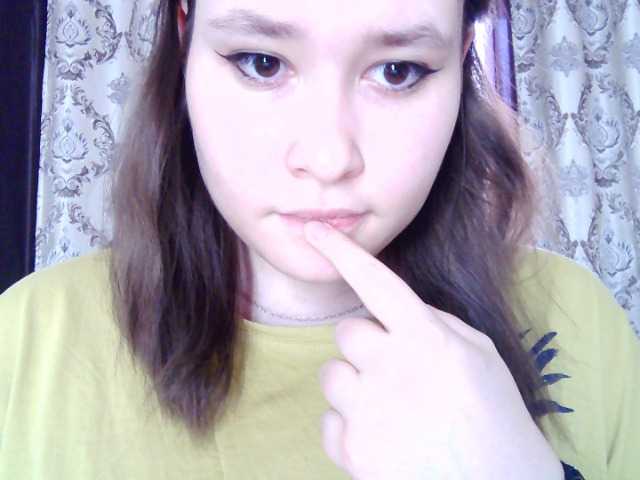 Oddajajo posnetke zaslona AsianMixme